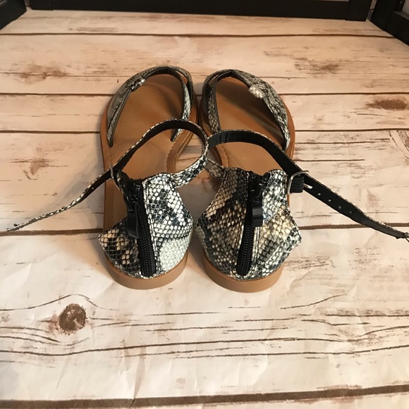 Sandals - Picture 3 of 3
